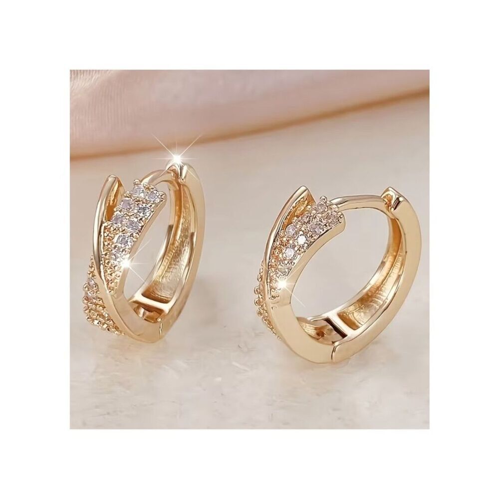 NWT Minimalist Huggie Hoop Earrings Synthetic Diamonds 14K Gold-Plated